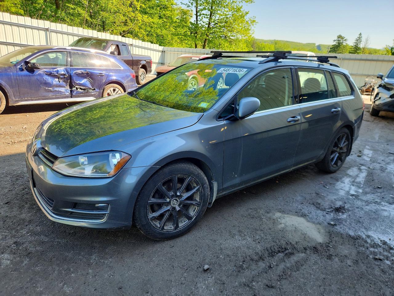 Salvage Volkswagen Golf Image