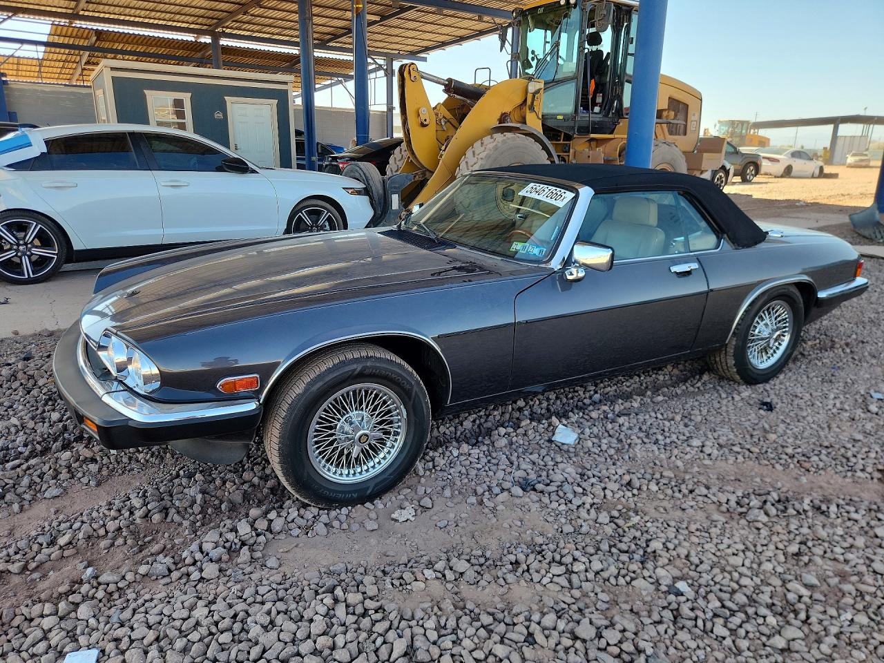 Salvage Jaguar Xjs Image