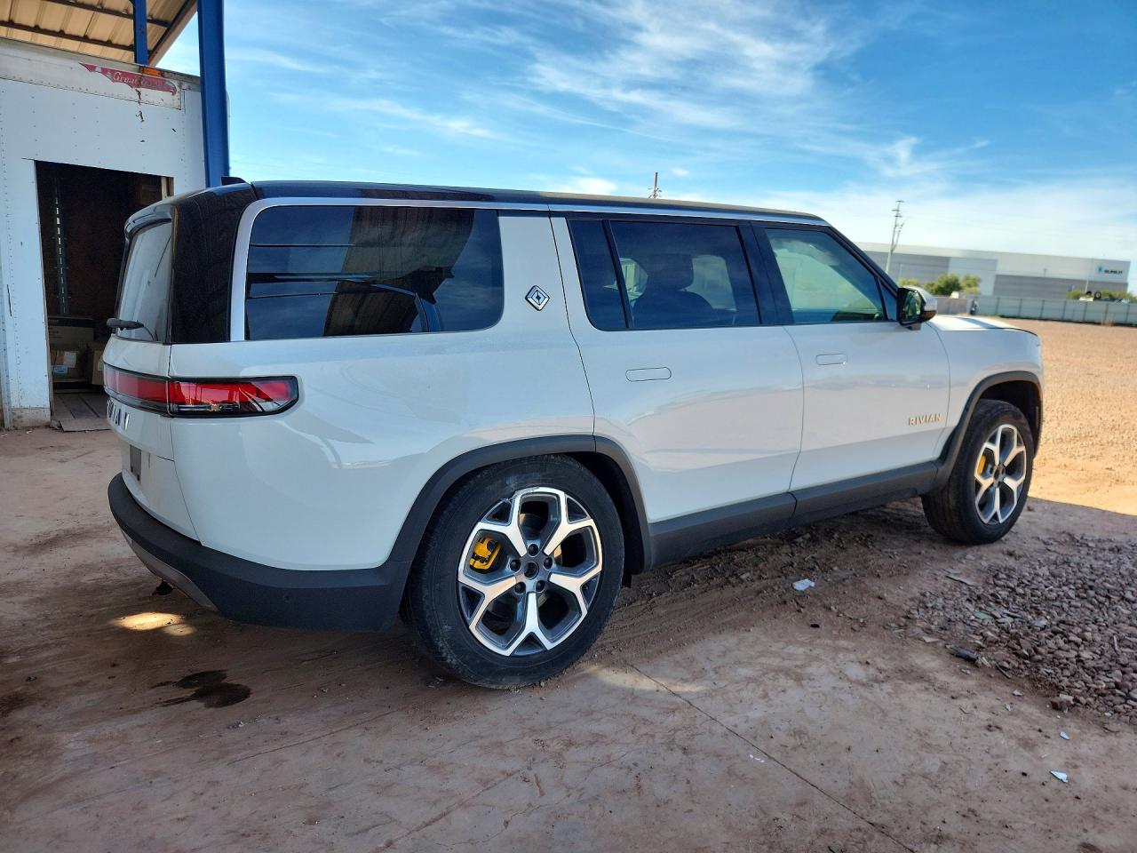 Rivian R1s Adventure