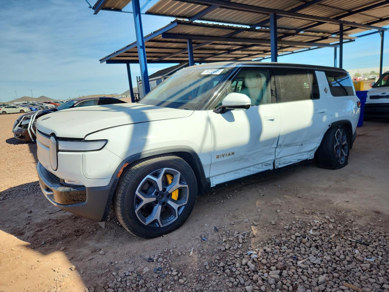 Salvage Rivian R1s Image