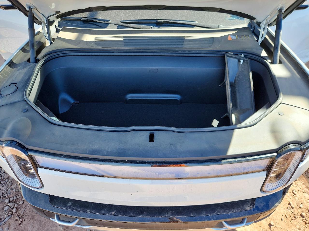 Rivian R1s Adventure