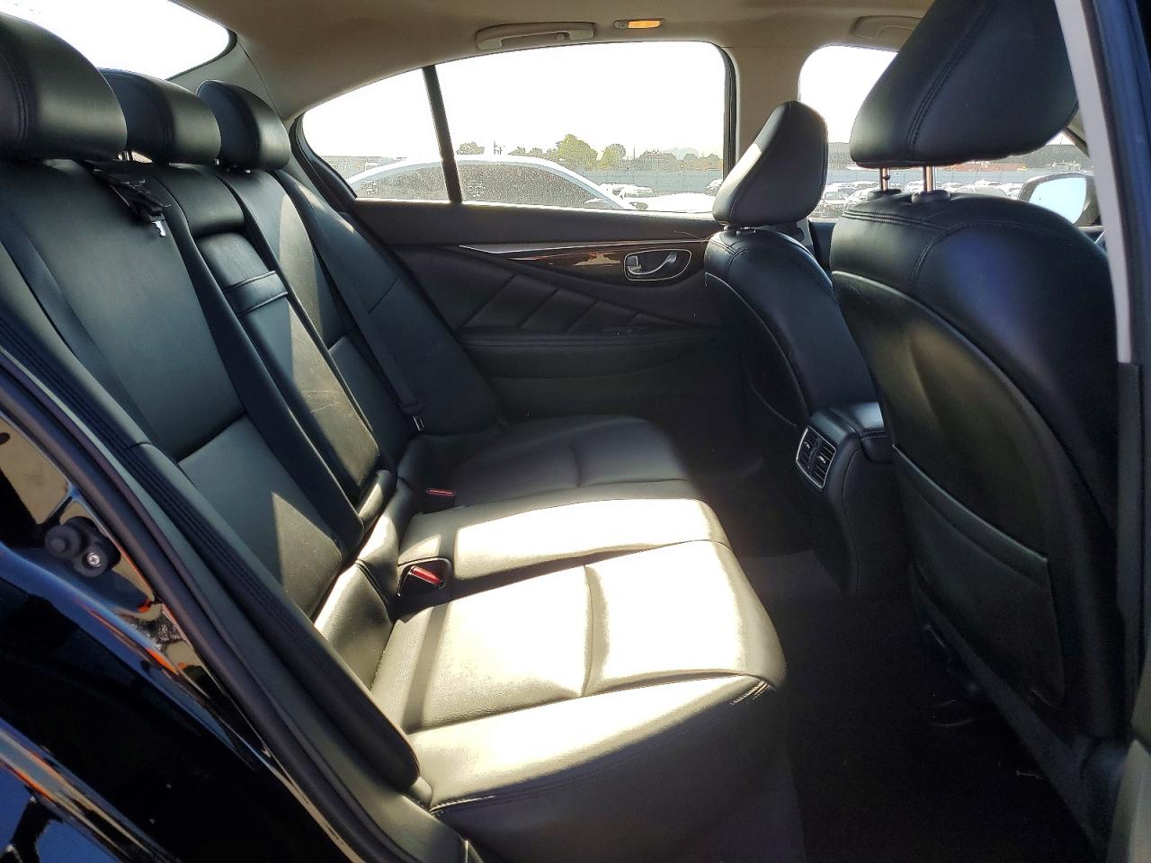 INFINITI Q50 3.0t Luxe