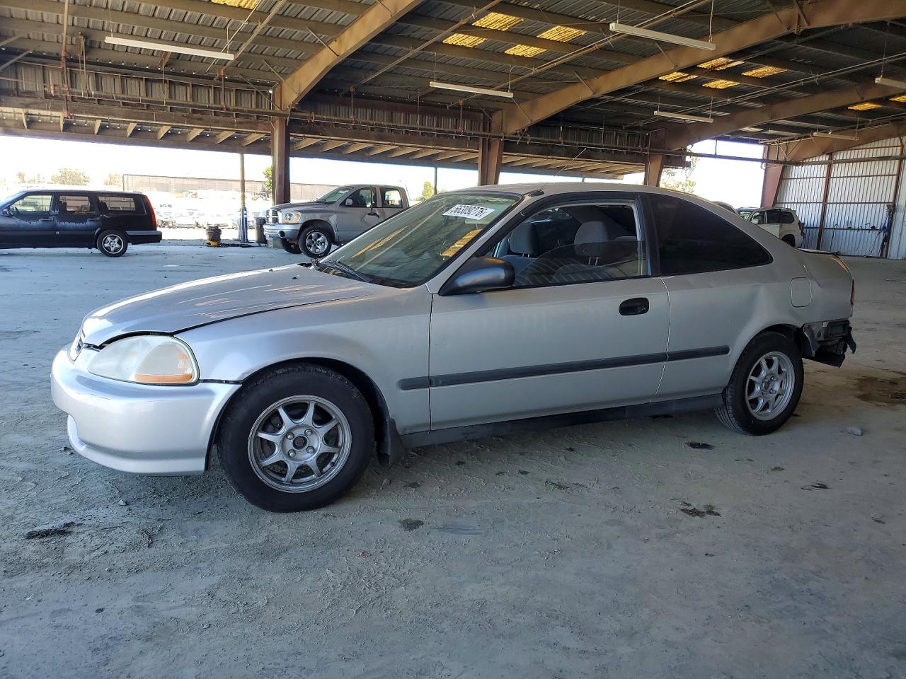 Salvage Honda Civic Image