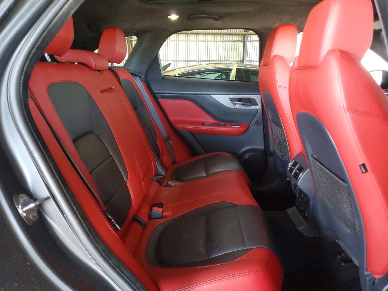 Jaguar F-PACE S
