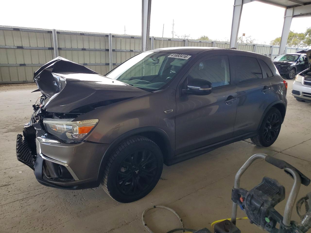 Salvage Mitsubishi Outlander Image