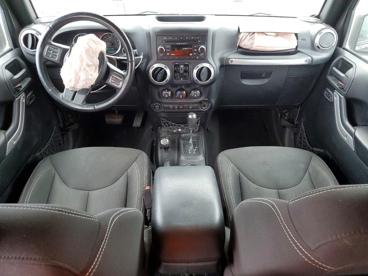 Jeep Wrangler Sahara