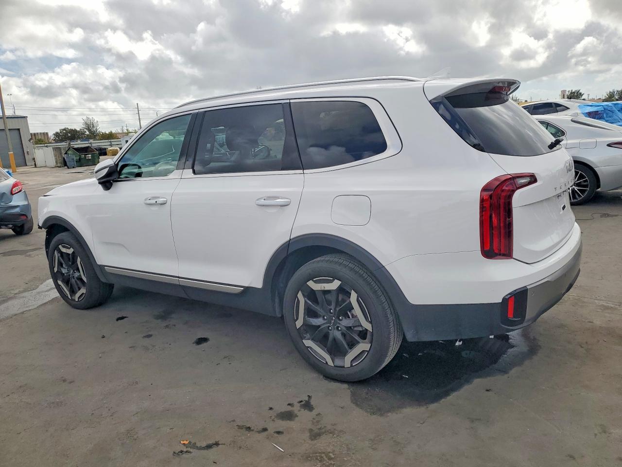 Kia Telluride S