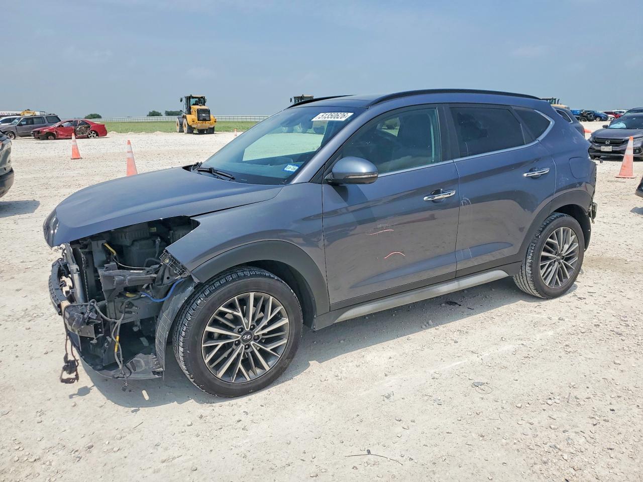 Salvage Hyundai TUCSON Image