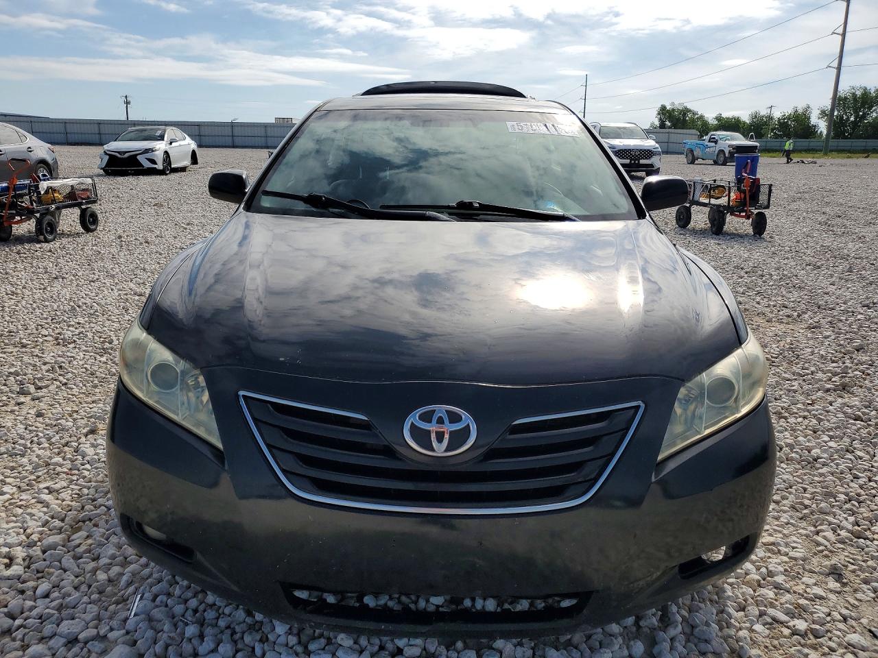 Toyota Camry Xle V6