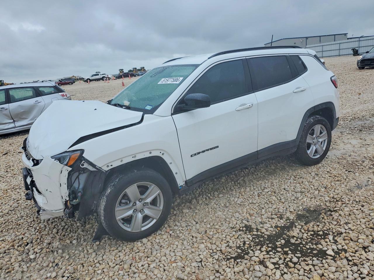 Salvage Jeep Compass Image