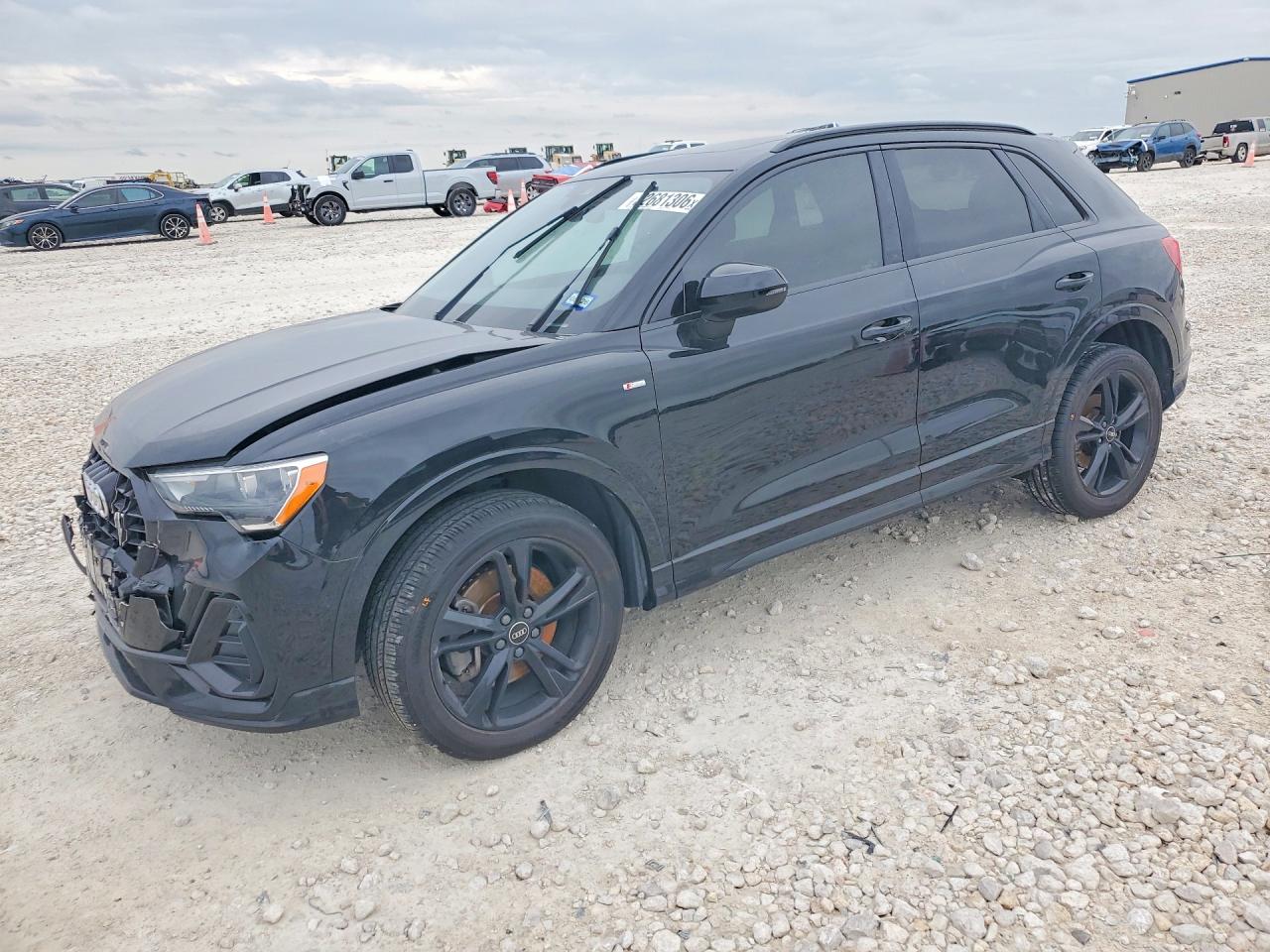 Salvage Audi Q3 Image