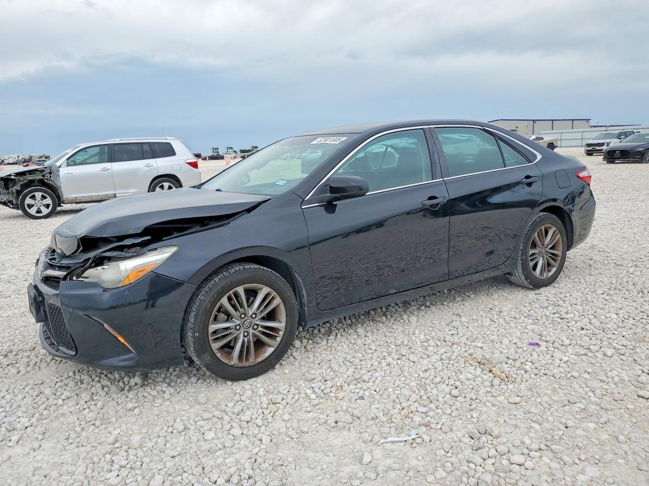Salvage Toyota Camry Image