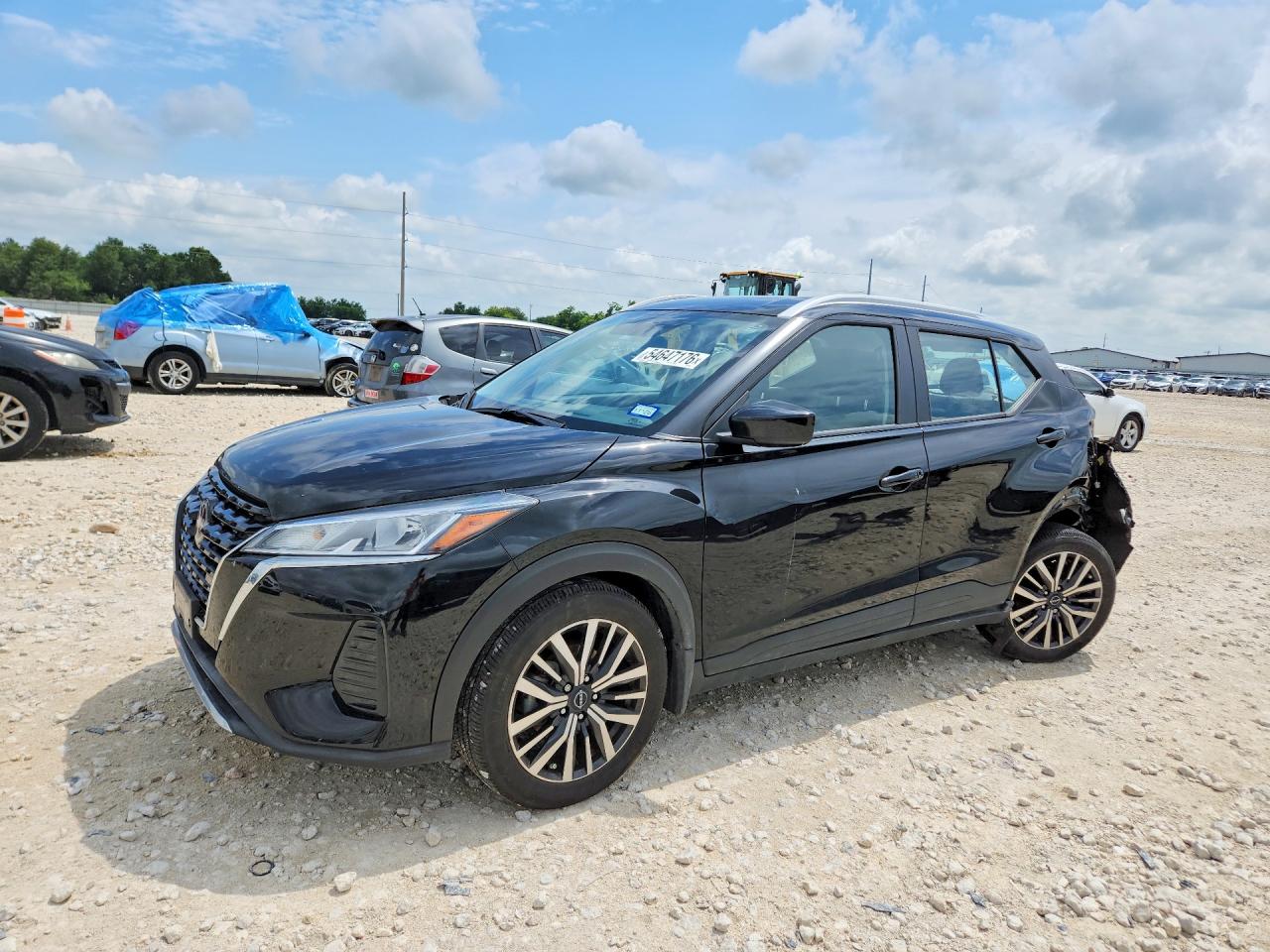 Salvage Nissan Kicks Image