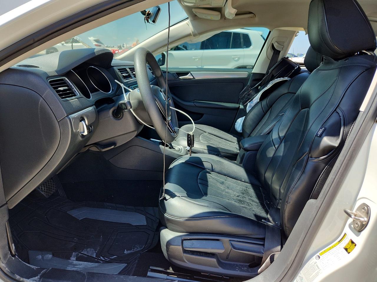 Volkswagen Jetta S