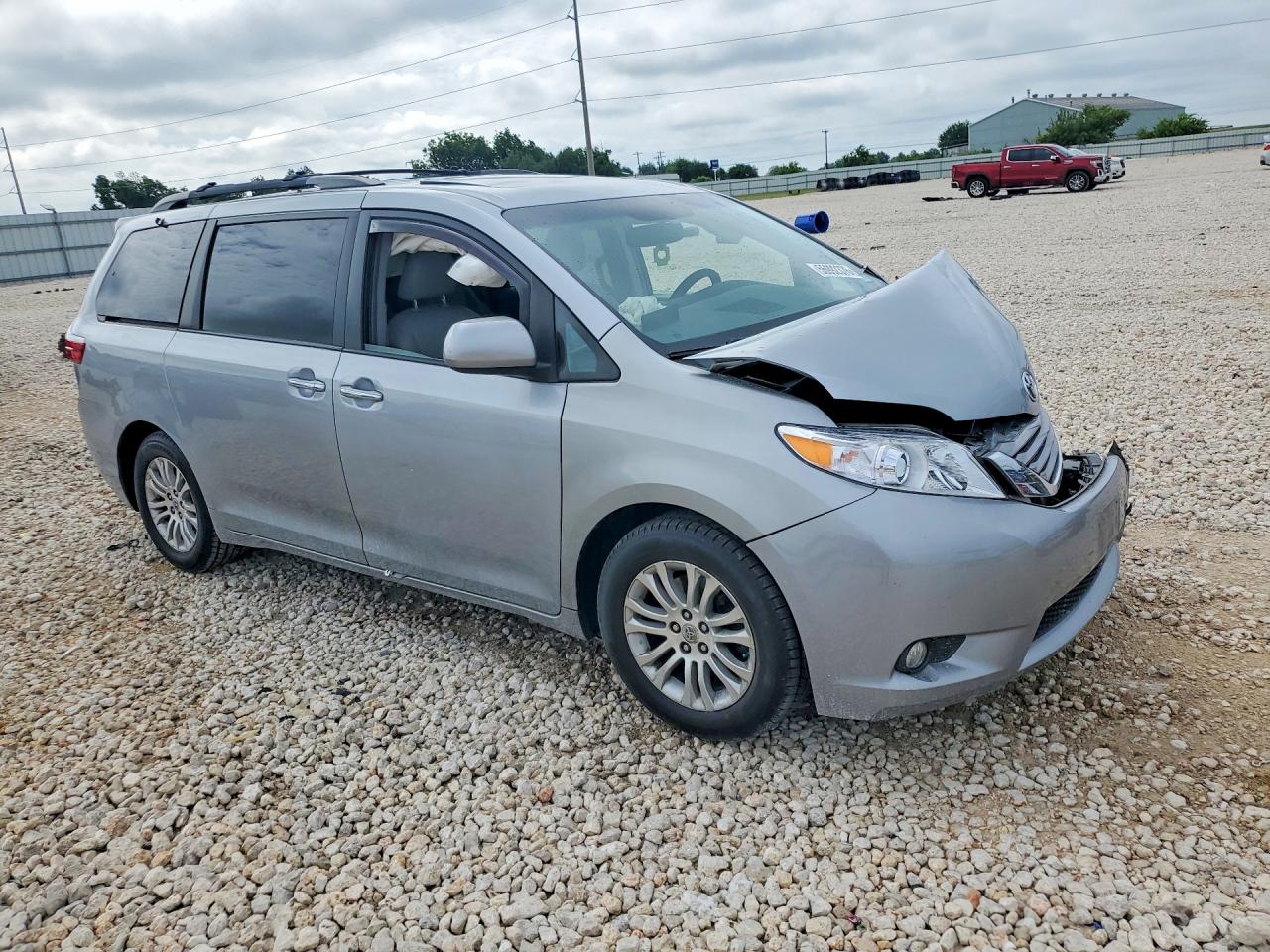 Toyota Sienna Xle 8-passenger