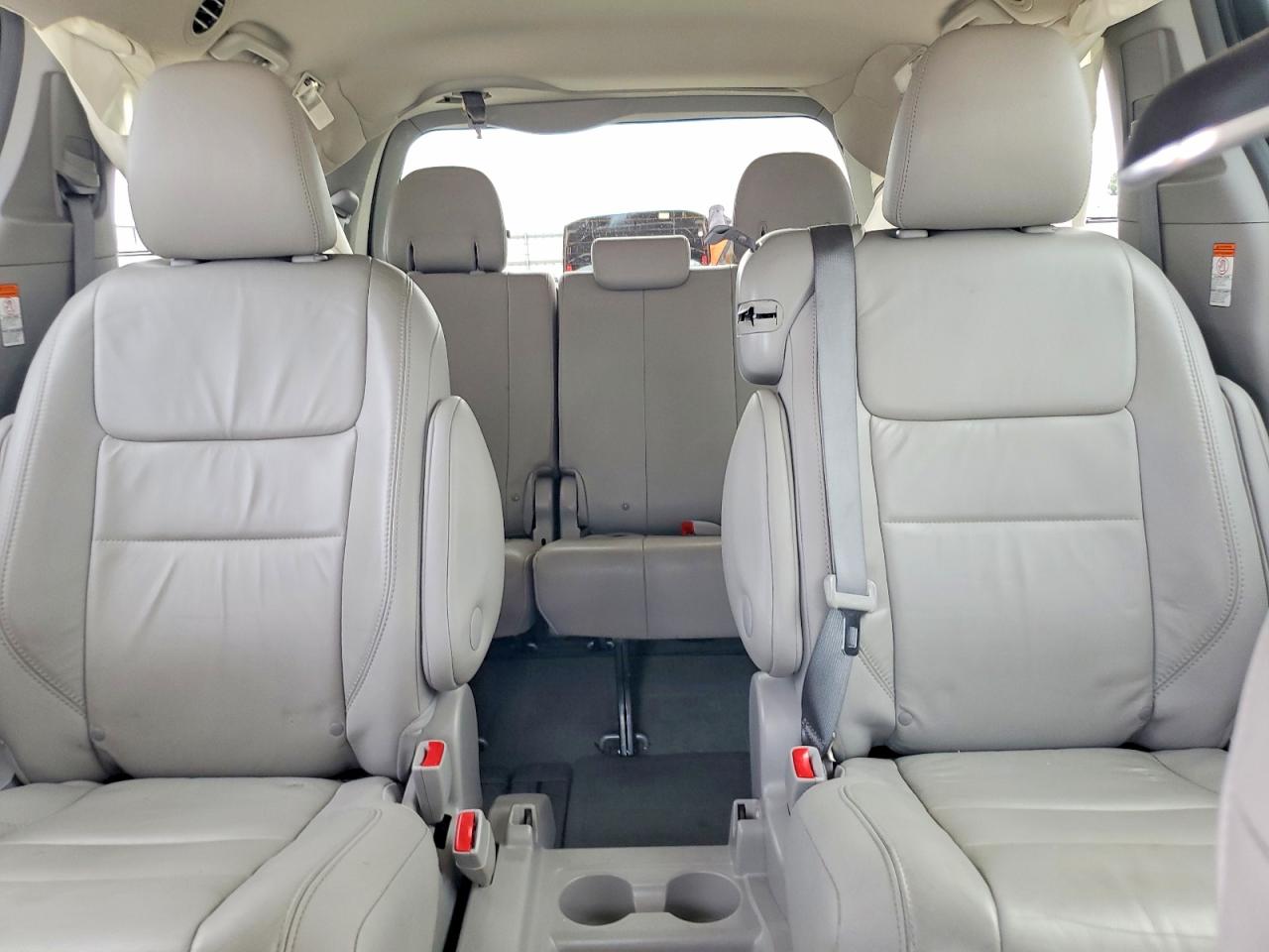 Toyota Sienna Xle 8-passenger
