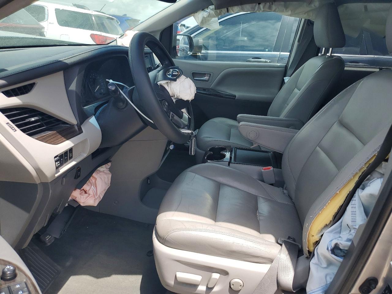 Toyota Sienna Xle 8-passenger