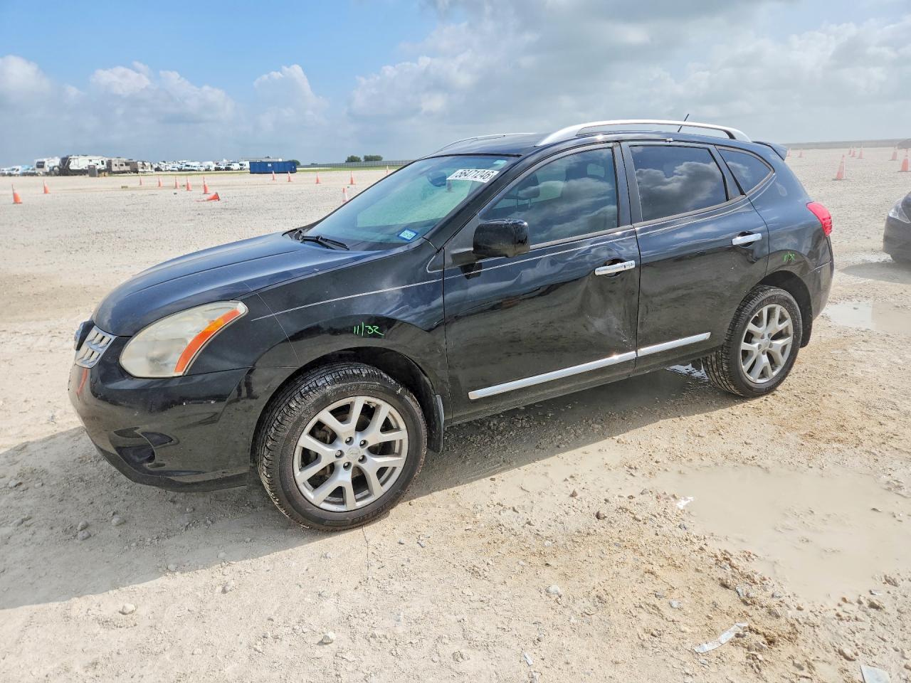 Salvage Nissan Rogue Image