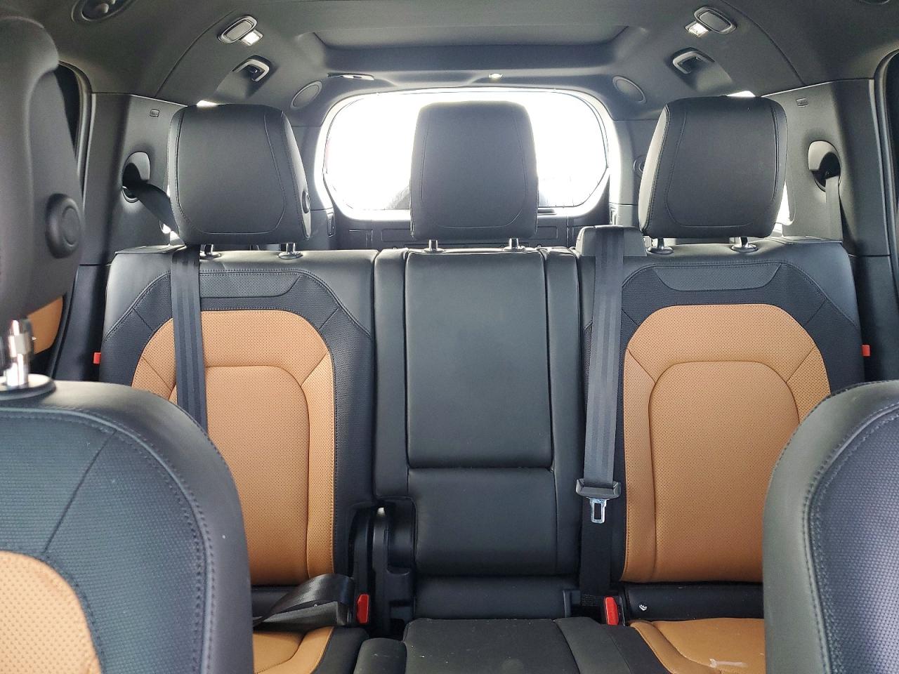 Land Rover Defender 130 X-dynamic Se