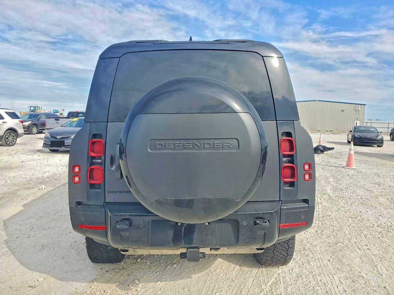 Land Rover Defender 130 X-dynamic Se