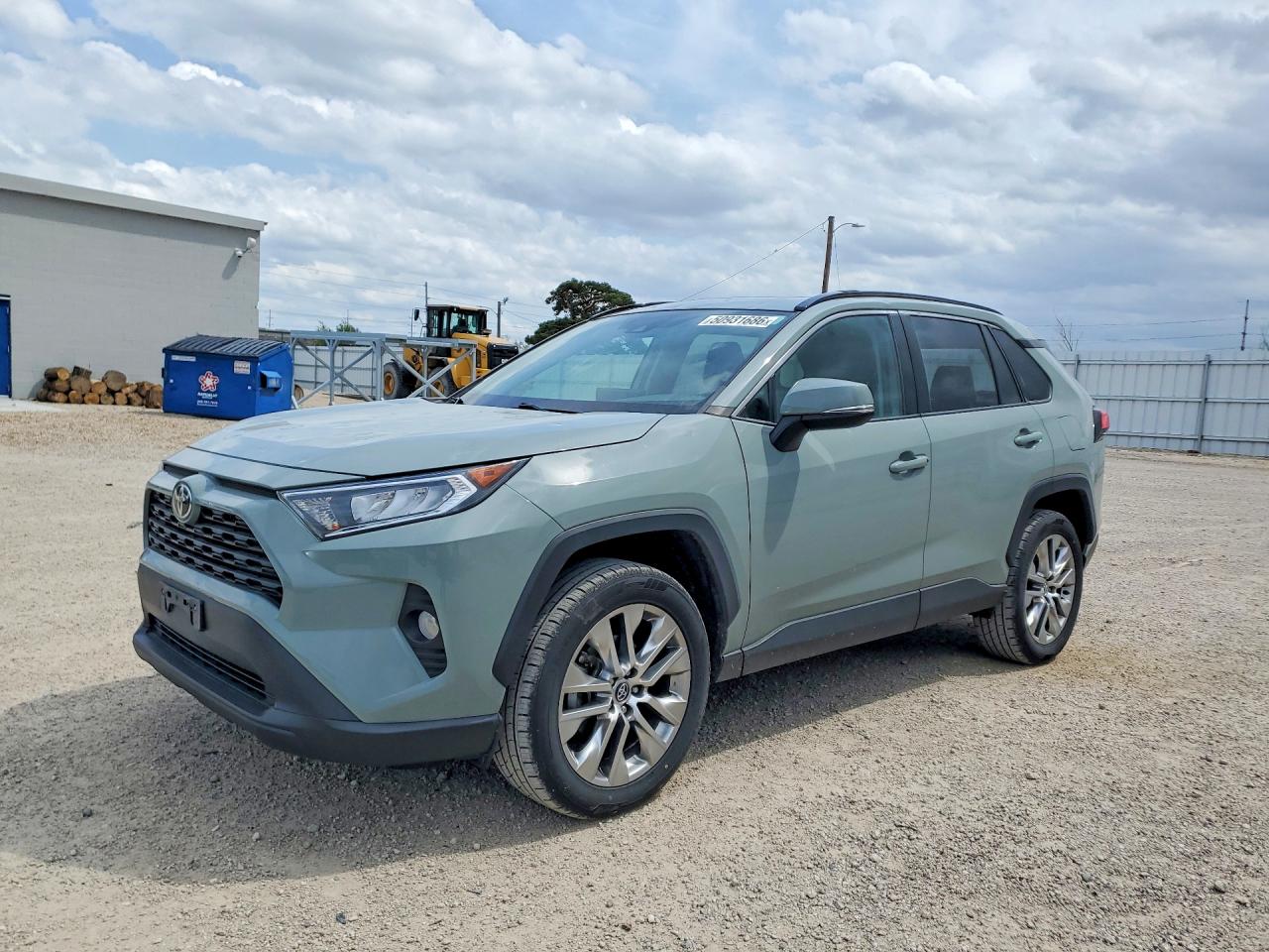 Salvage Toyota RAV4 Image