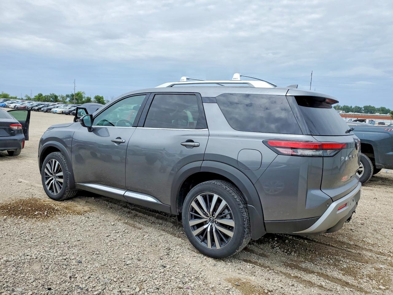 Nissan Pathfinder Platinum