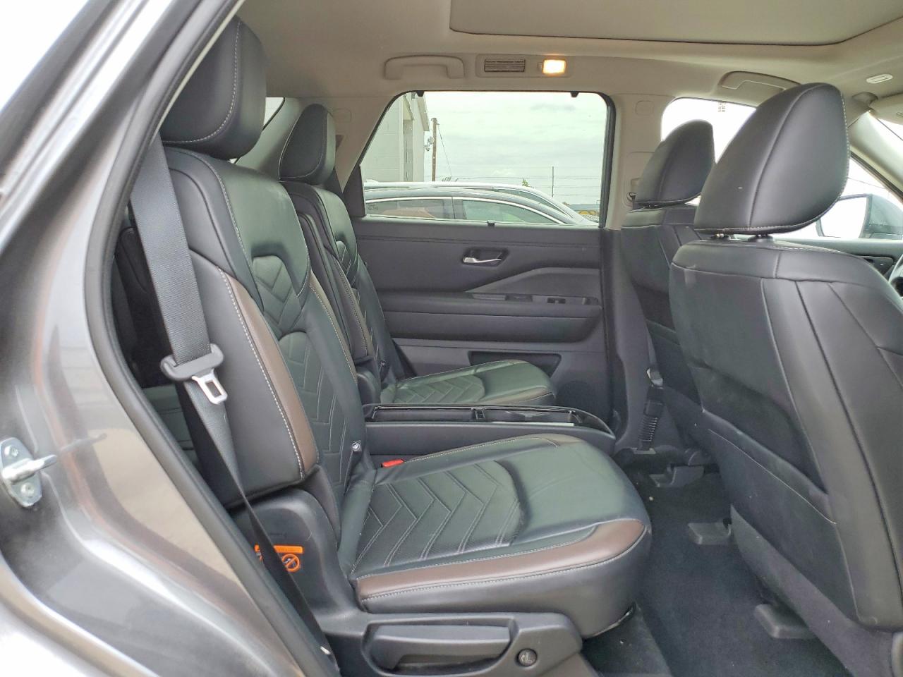 Nissan Pathfinder Platinum