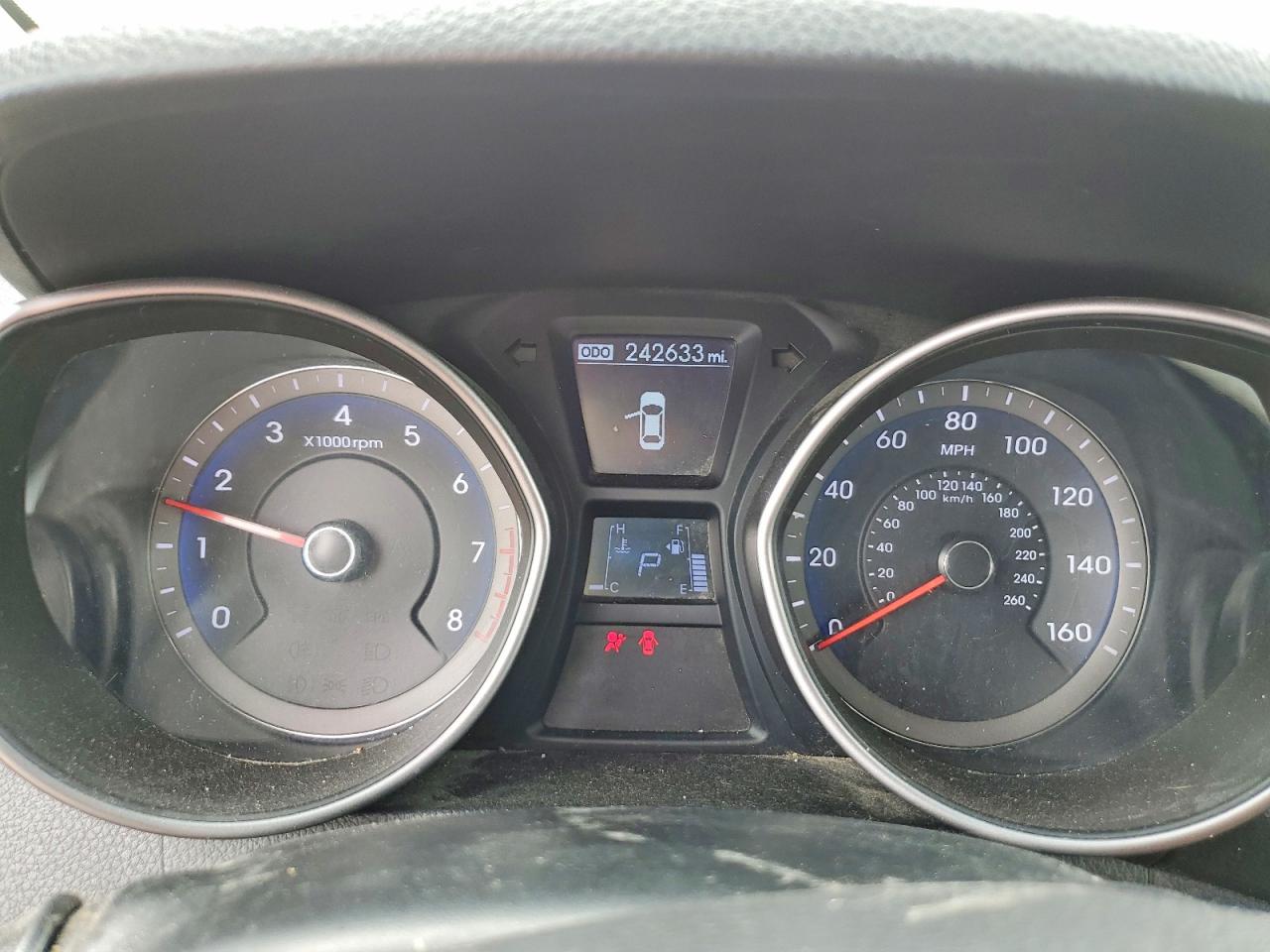 Hyundai ELANTRA Base