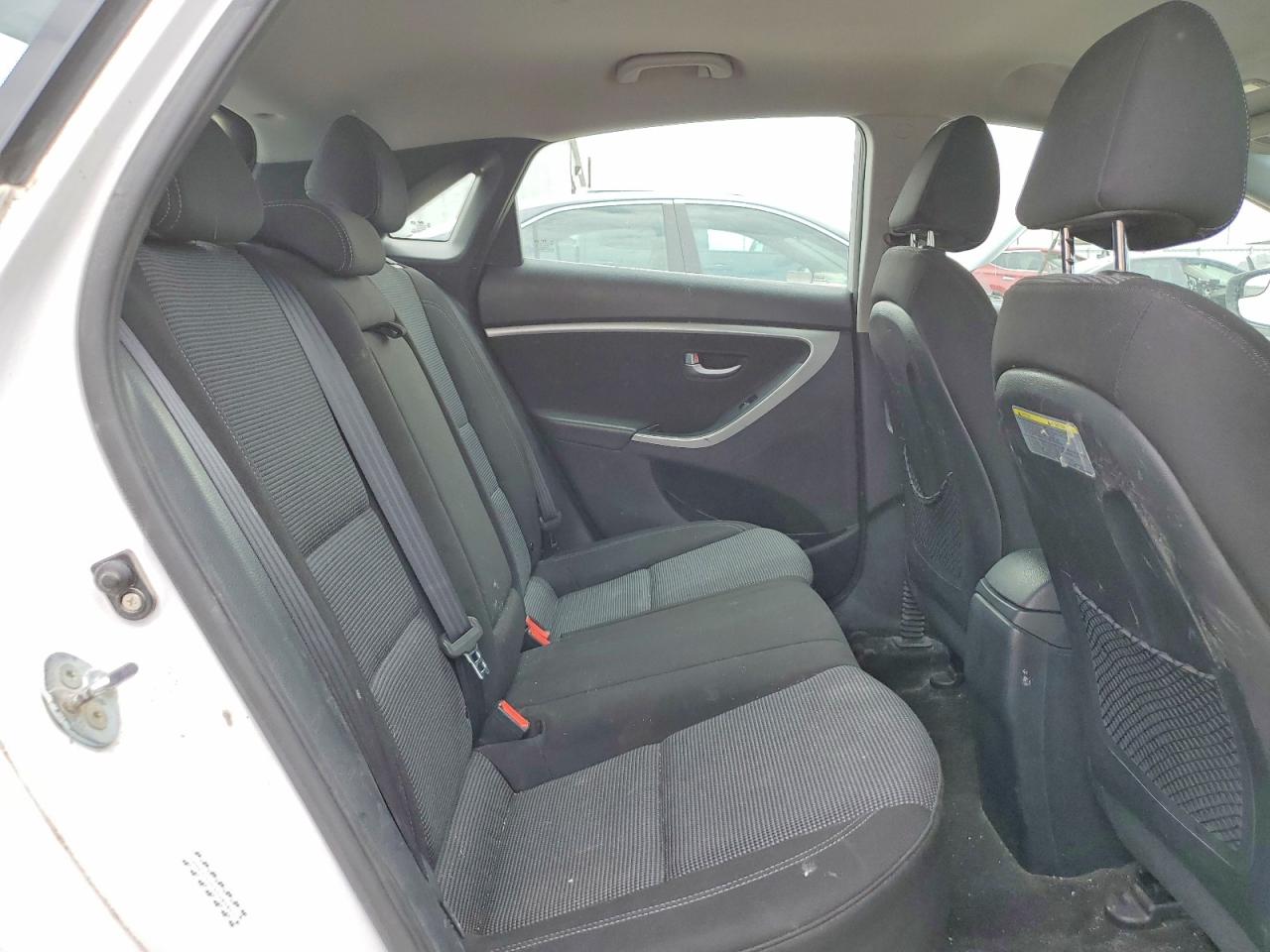 Hyundai ELANTRA Base