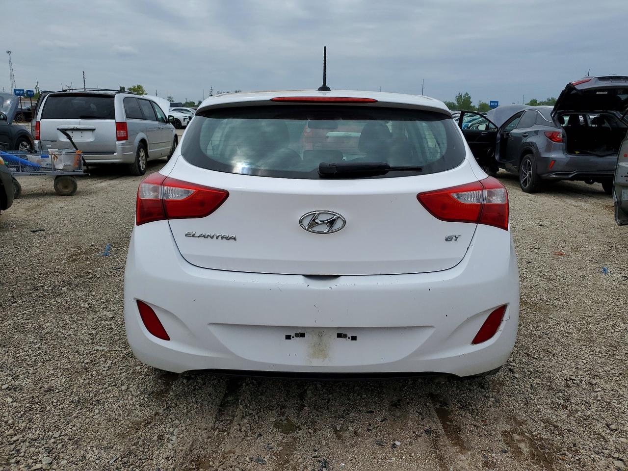 Hyundai ELANTRA Base