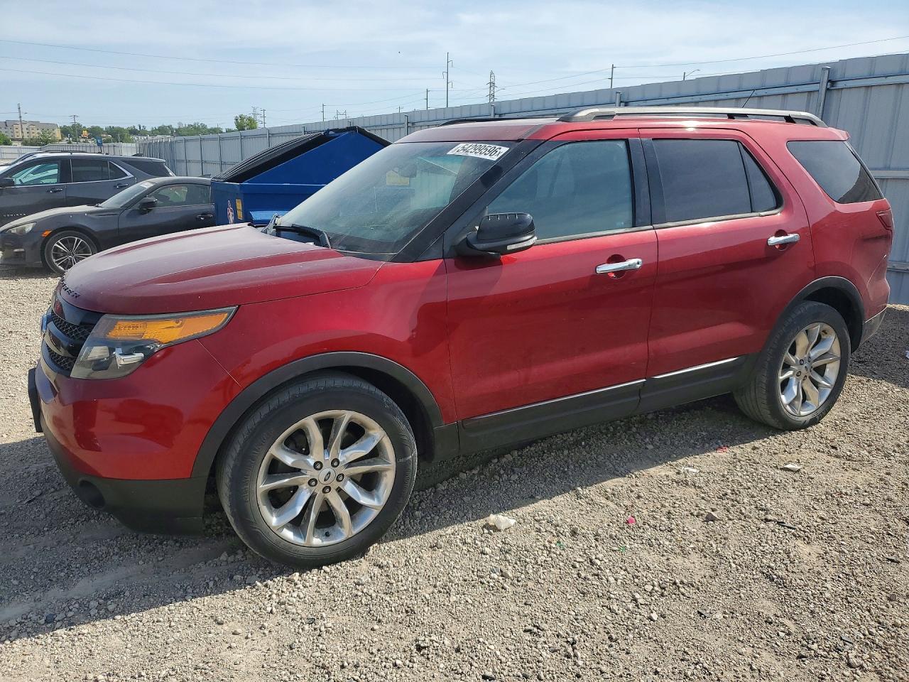 Salvage Ford Explorer Image