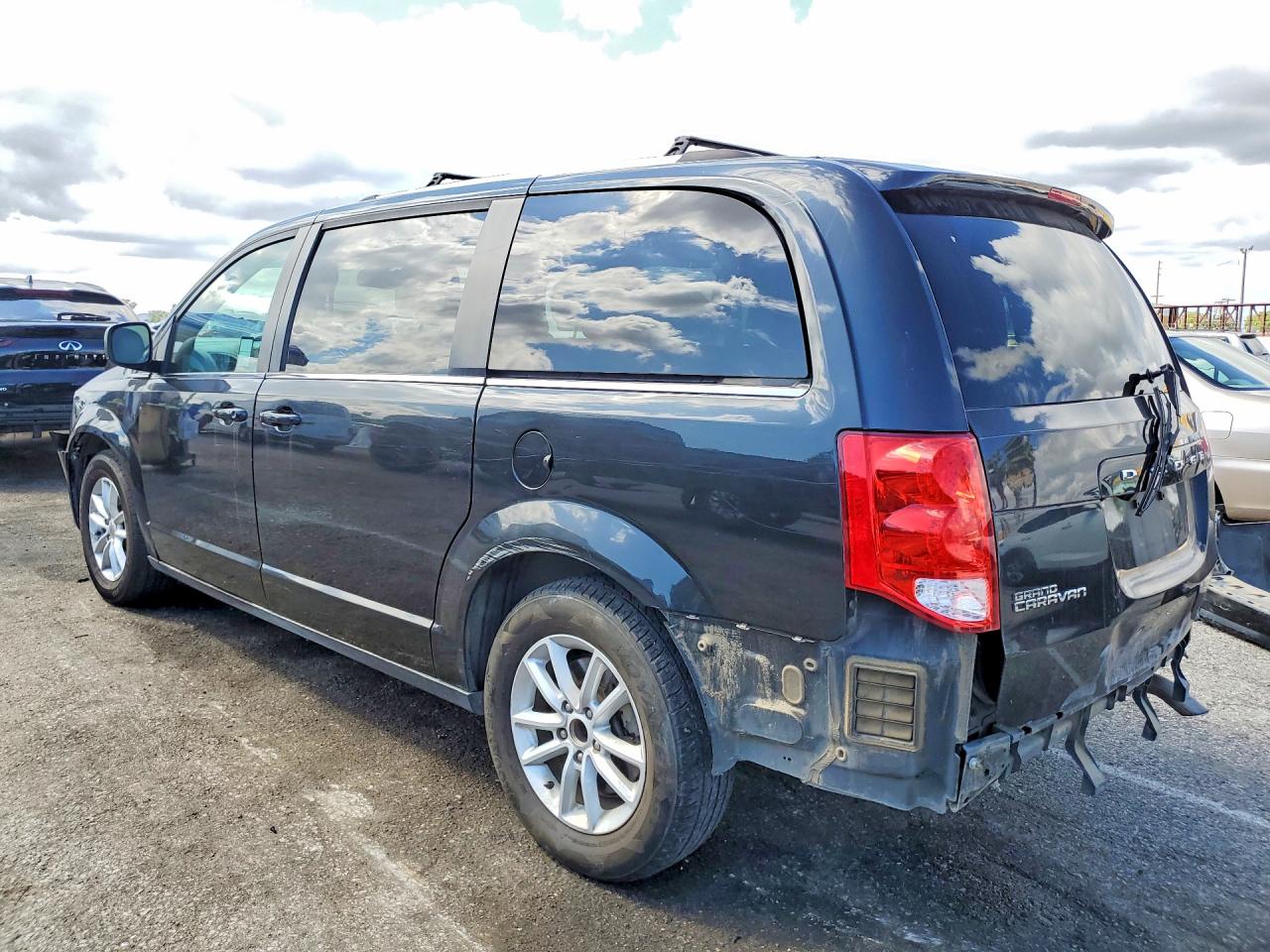 Dodge Caravan Sxt