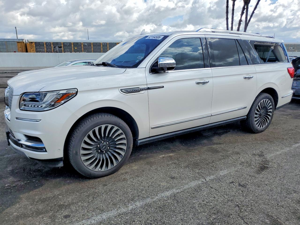 2018 Lincoln Navigator 5LMJJ3TT5JE******