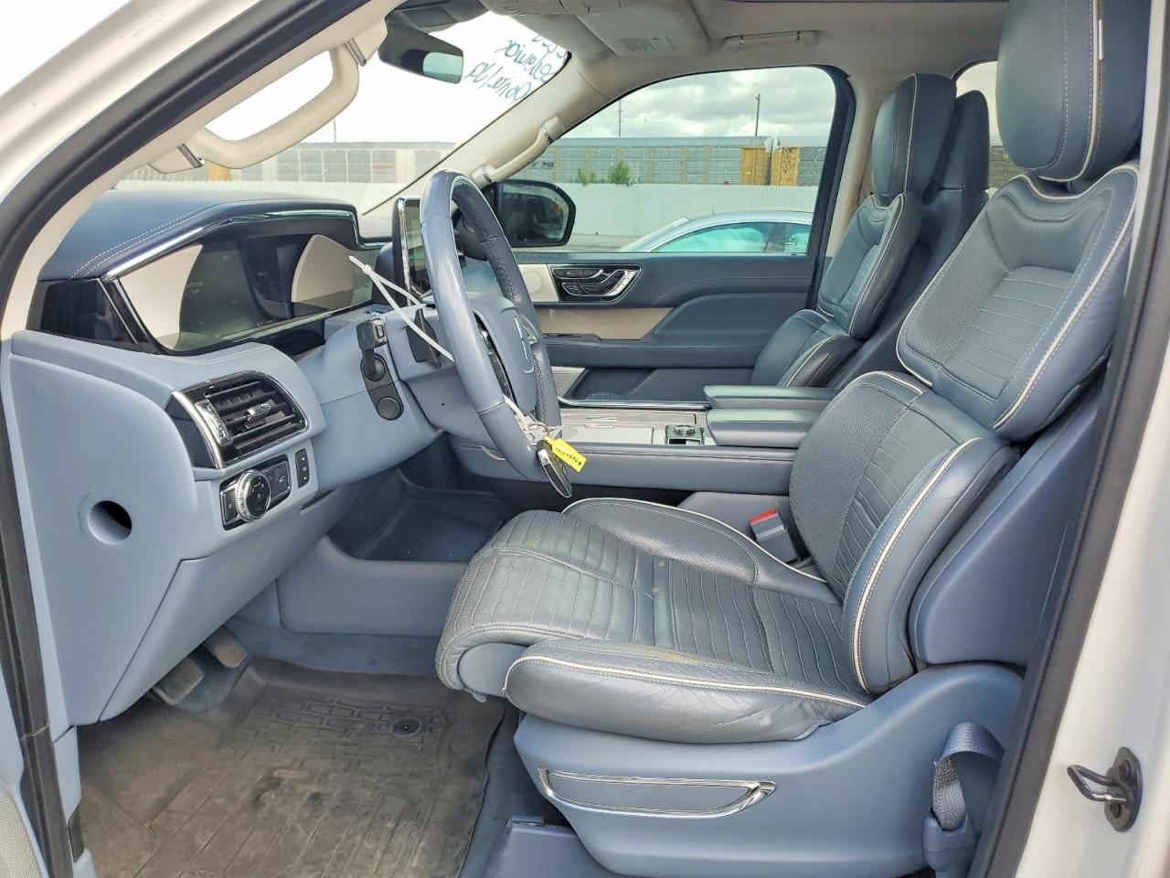 Lincoln Navigator L Black Label