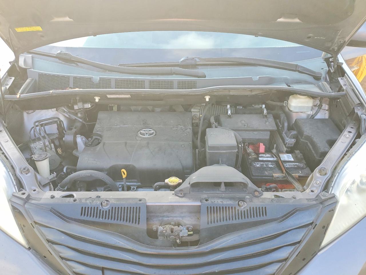 Toyota Sienna Le