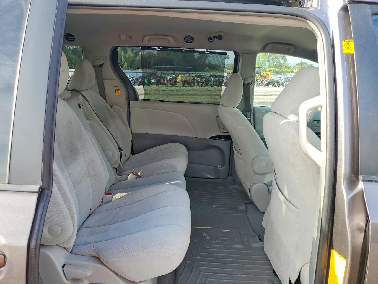 Toyota Sienna Le
