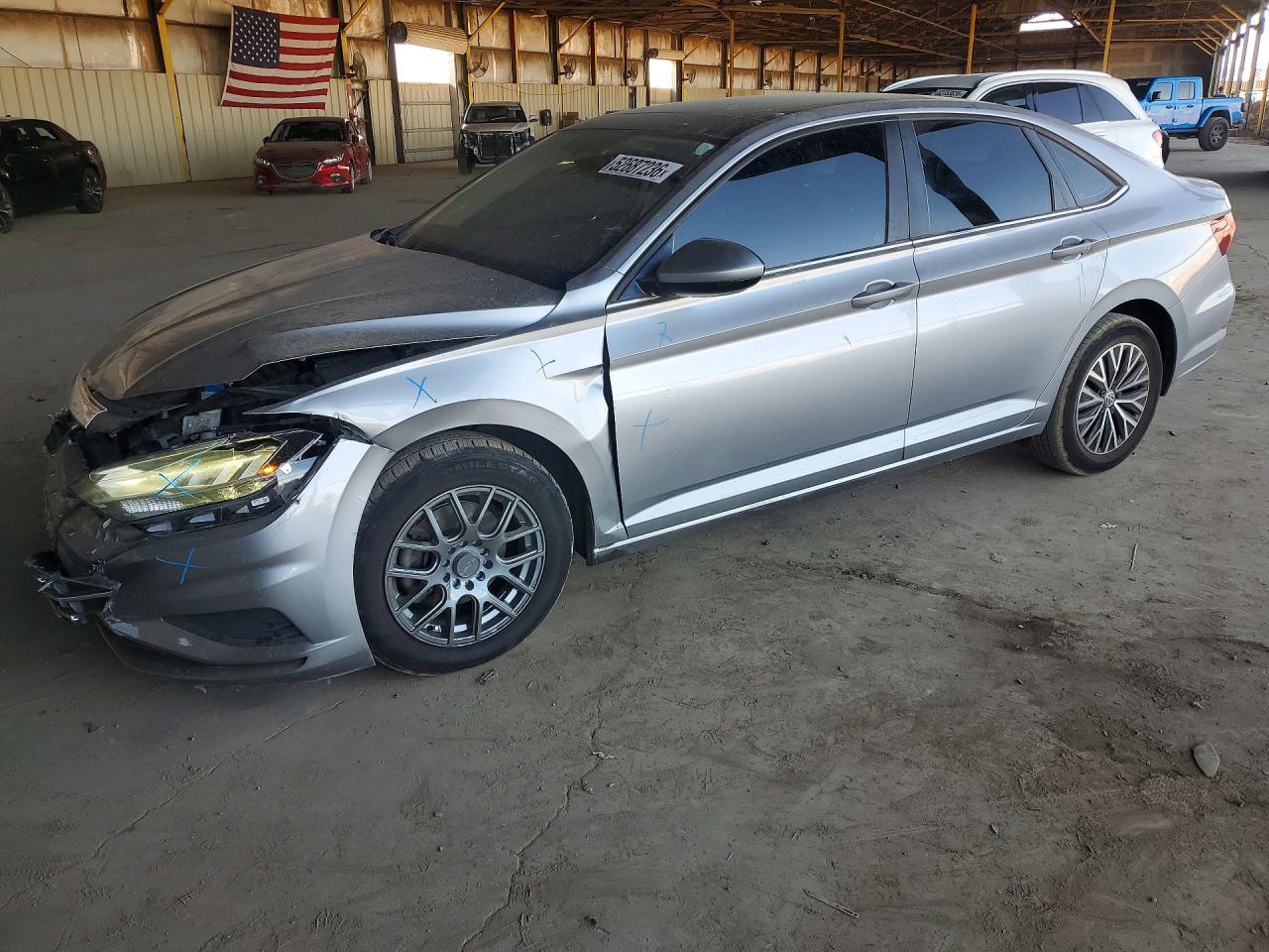 Salvage Volkswagen Jetta Image