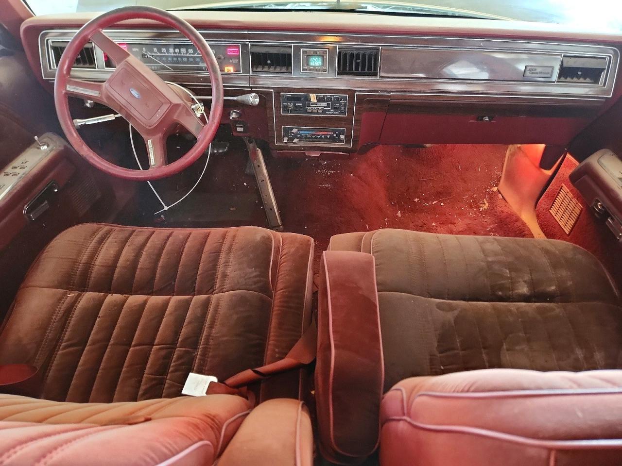 Ford LTD Crown Victoria