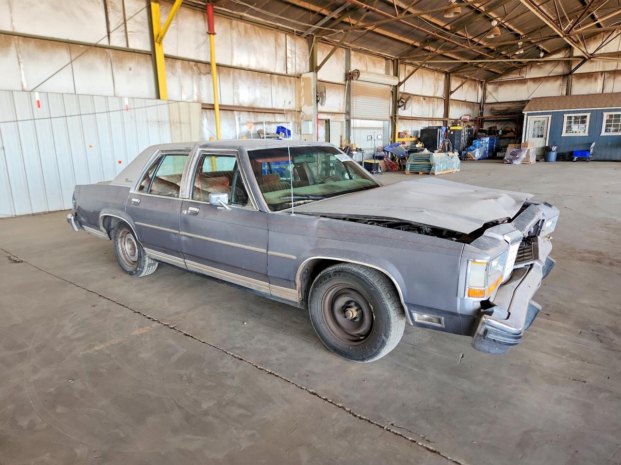 Ford LTD Crown Victoria