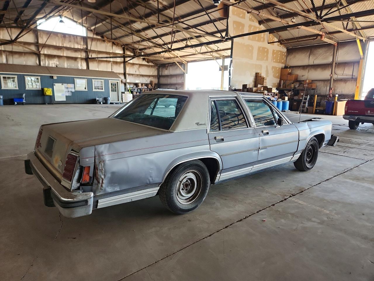 Ford LTD Crown Victoria