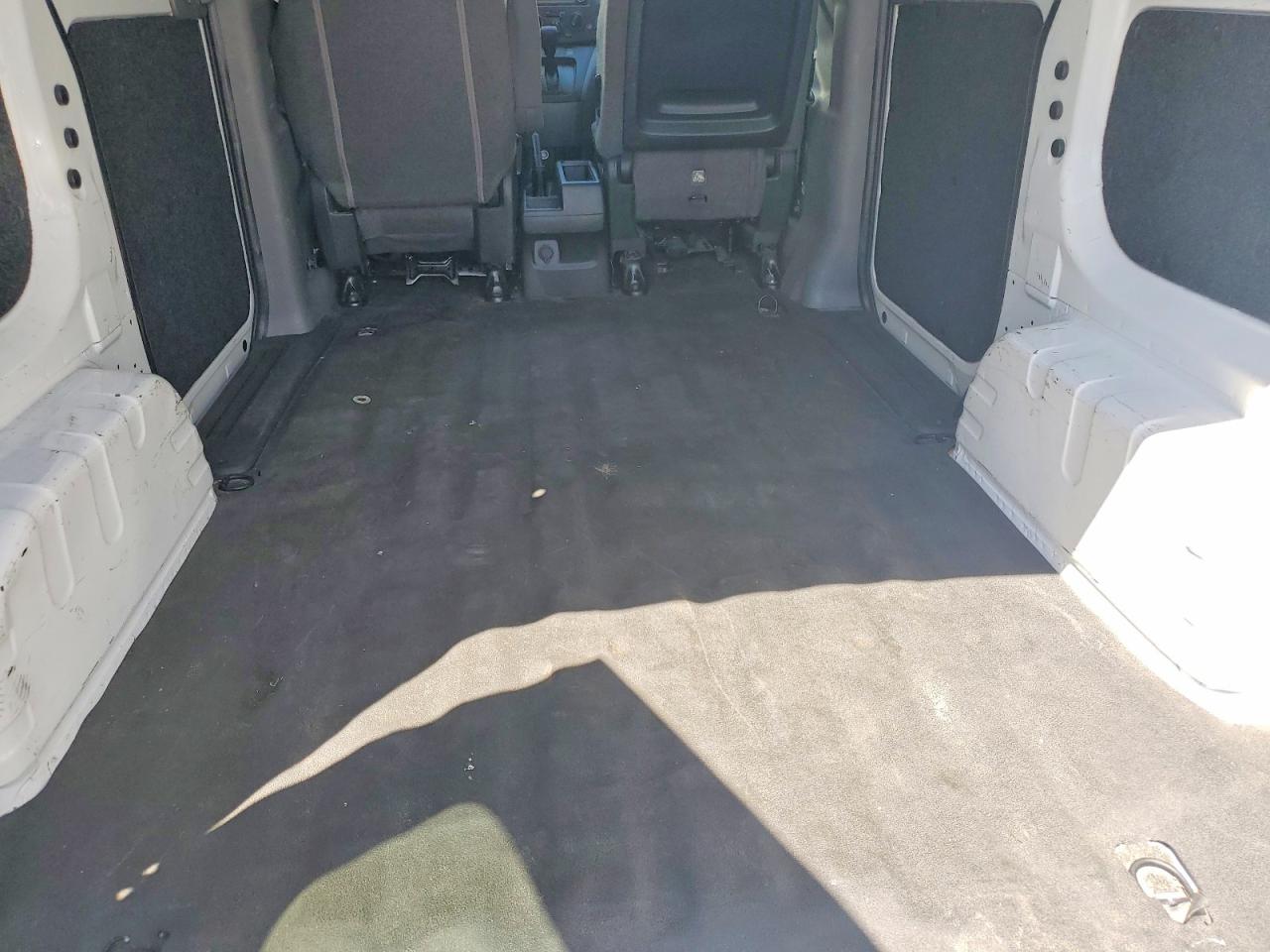 Nissan Nv