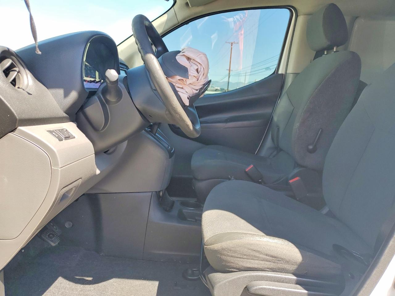 Nissan Nv