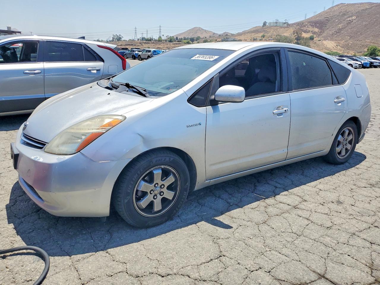 Salvage Toyota Prius Image