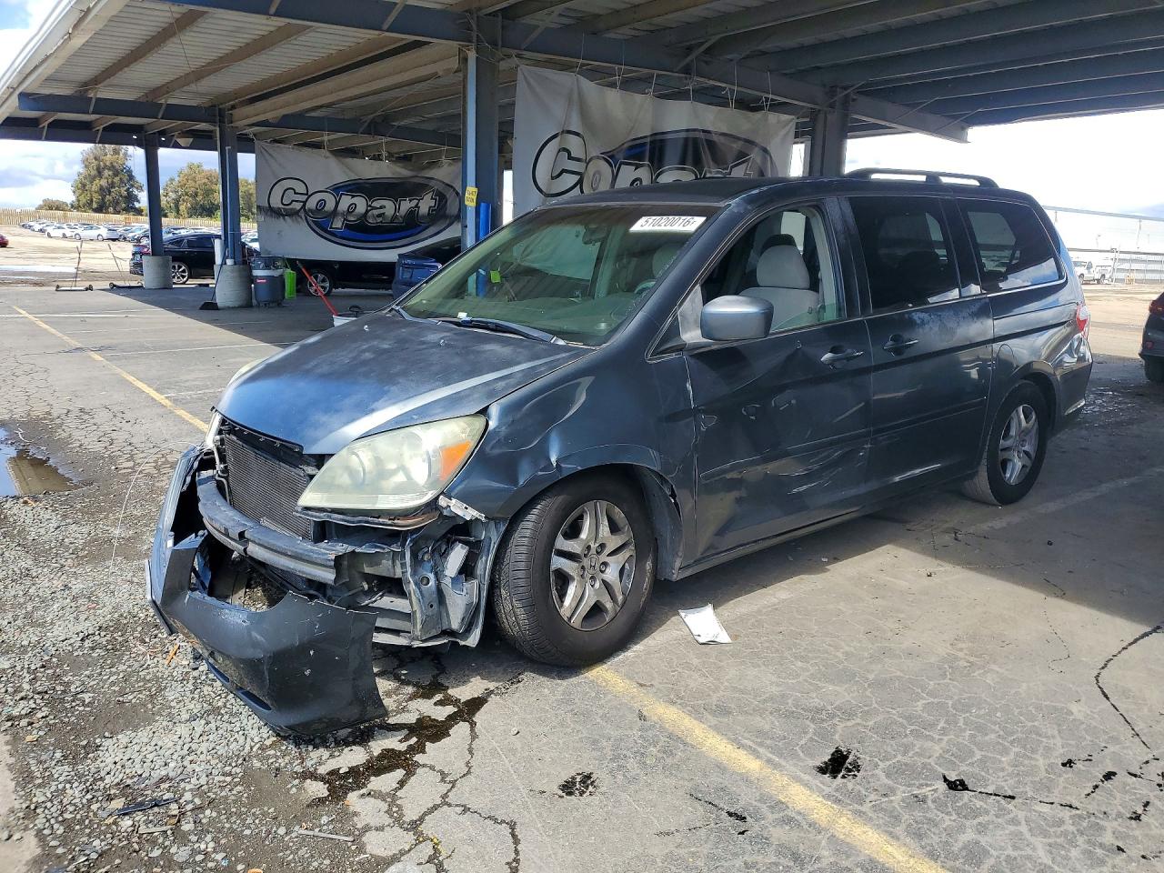 Salvage Honda Odyssey Image
