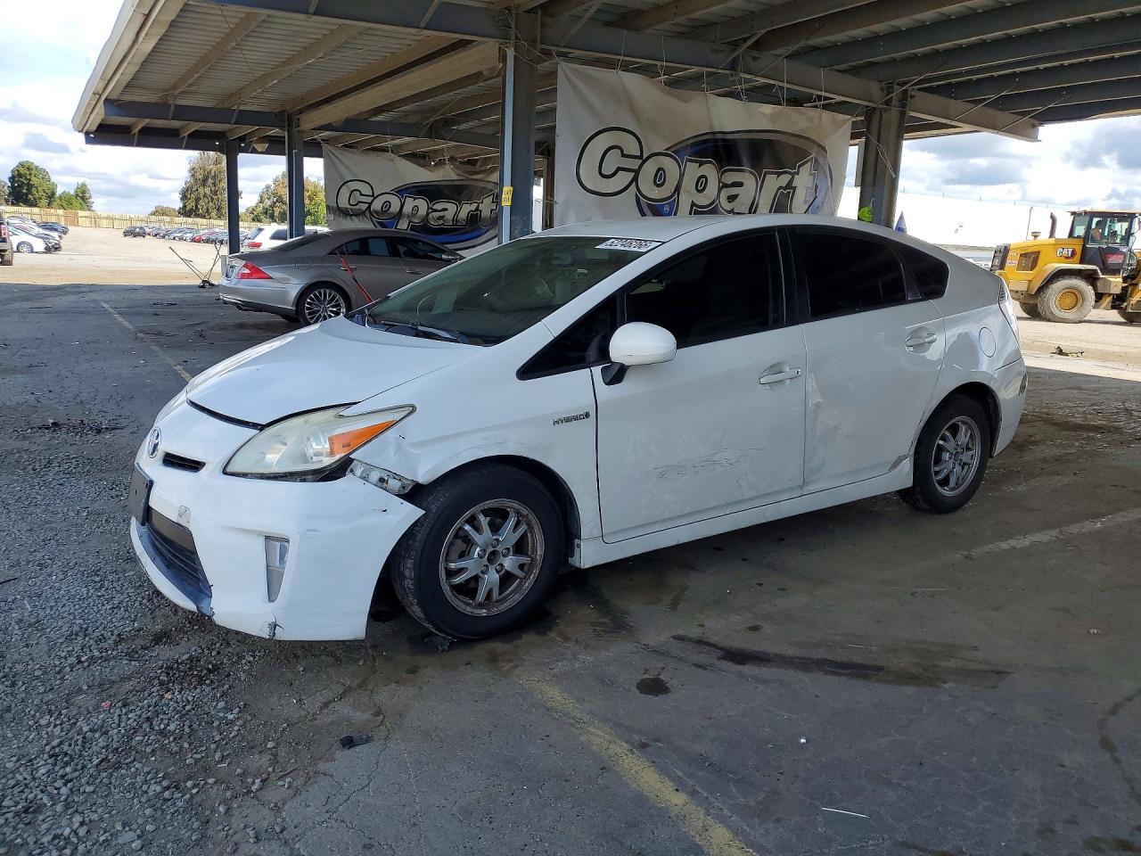 Salvage Toyota Prius Image