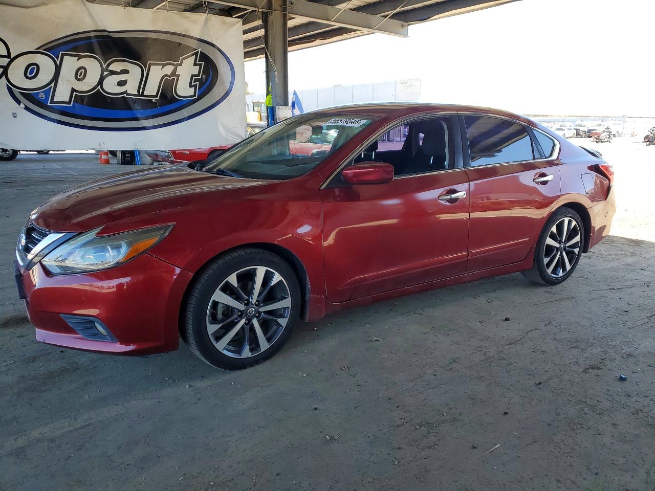 Salvage Nissan Altima Image