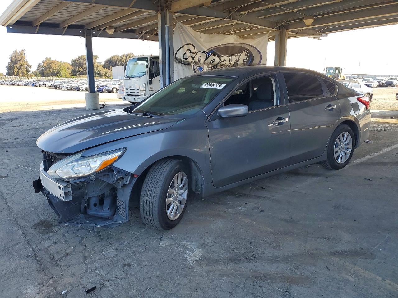 Salvage Nissan Altima Image