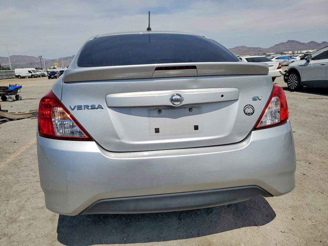 Nissan Versa Sv
