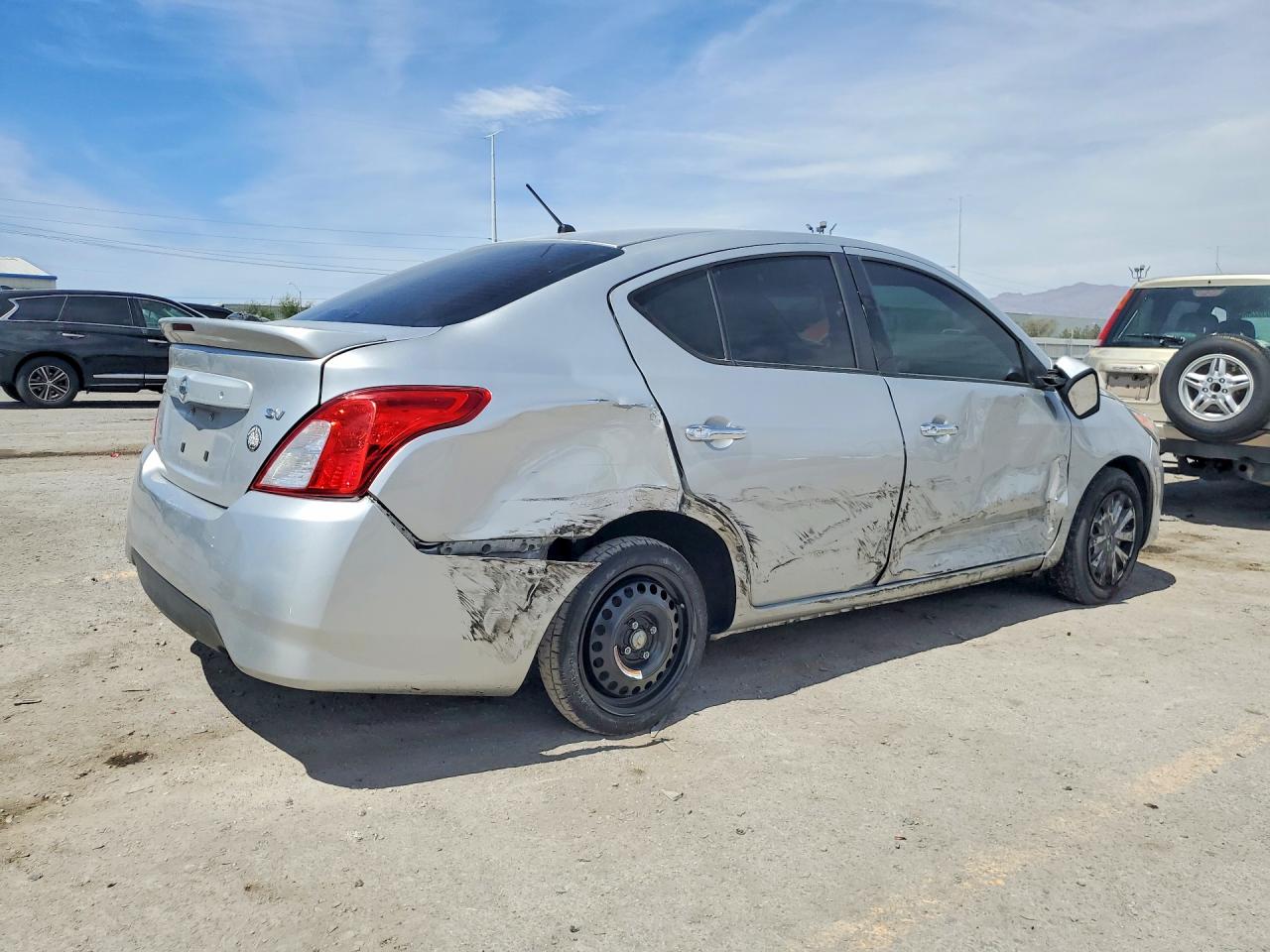 Nissan Versa Sv