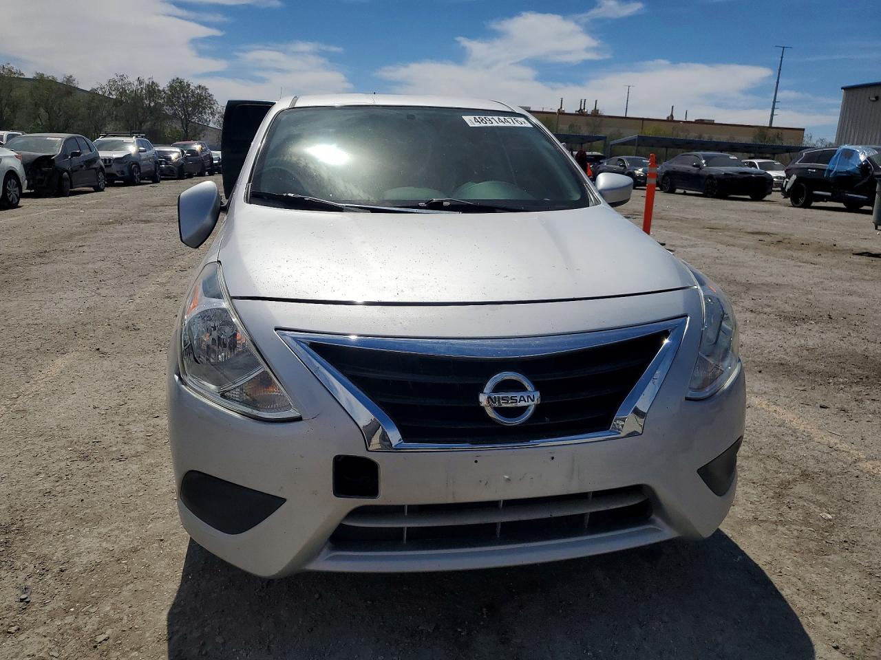Nissan Versa Sv